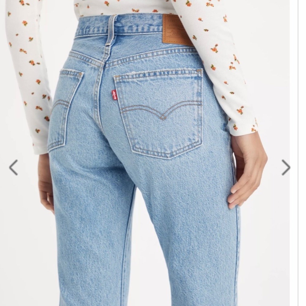 Levi’s original Middy Bootcut Womens Jeans size 28